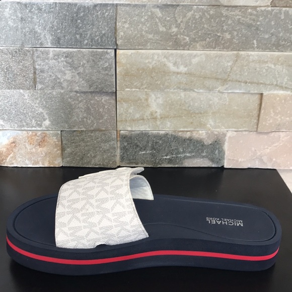 MICHAEL Michael Kors Logo Platform Slide Sandal - Picture 7 of 9